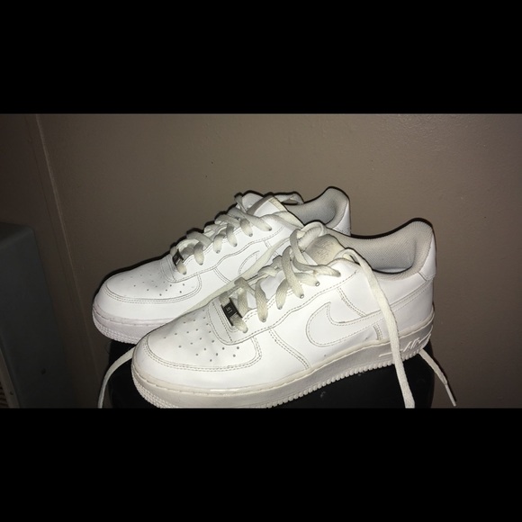 Shoes - Nike Air Force 1
